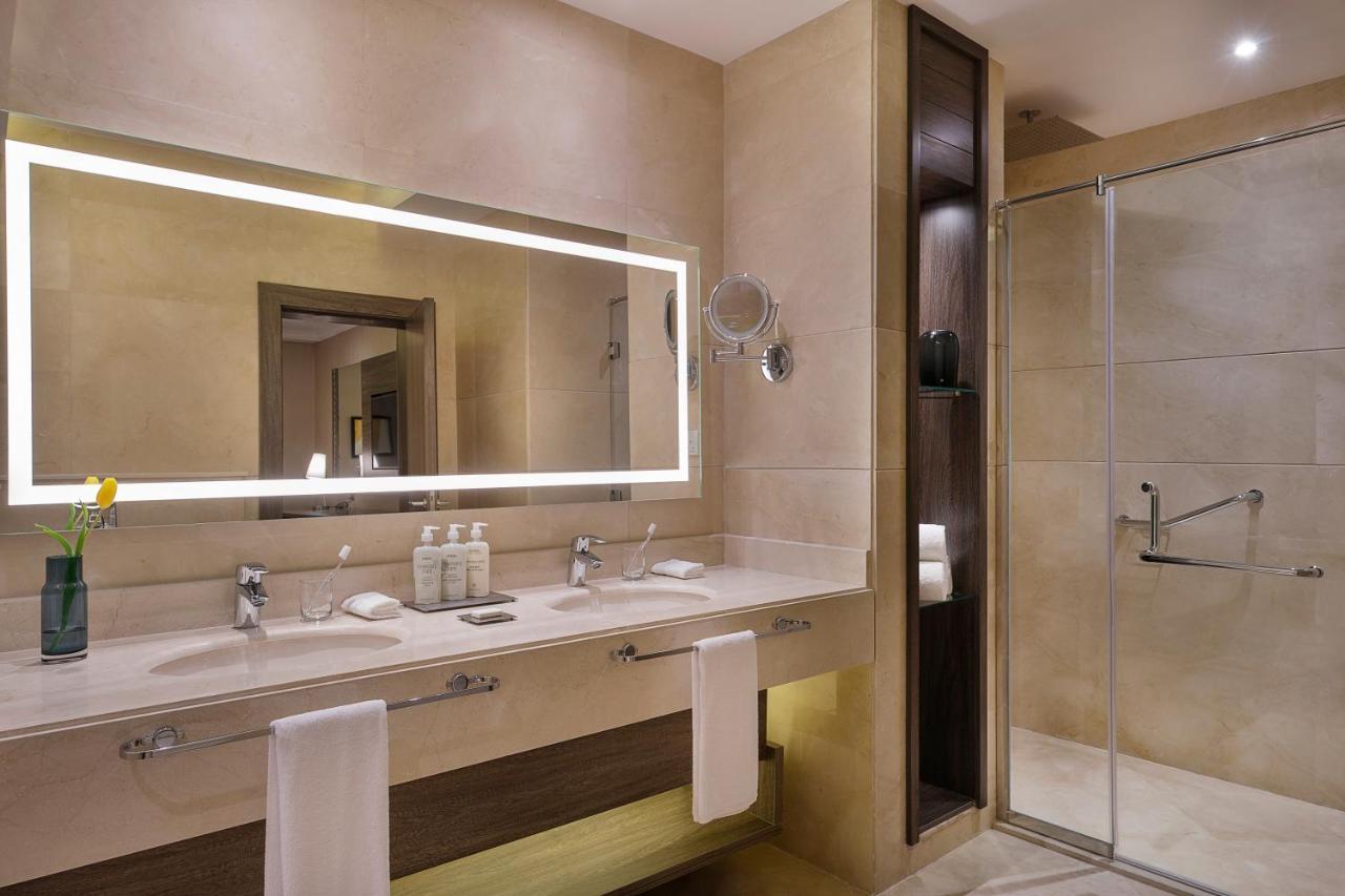 Отель Voco Al Khobar By Ihg Экстерьер фото Bathroom
