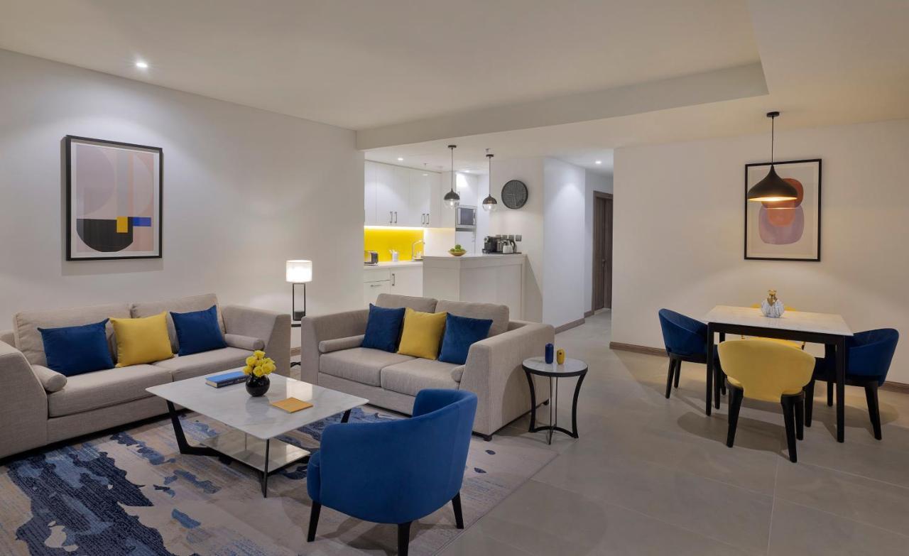 Отель Voco Al Khobar By Ihg Экстерьер фото A living room at the hotel
