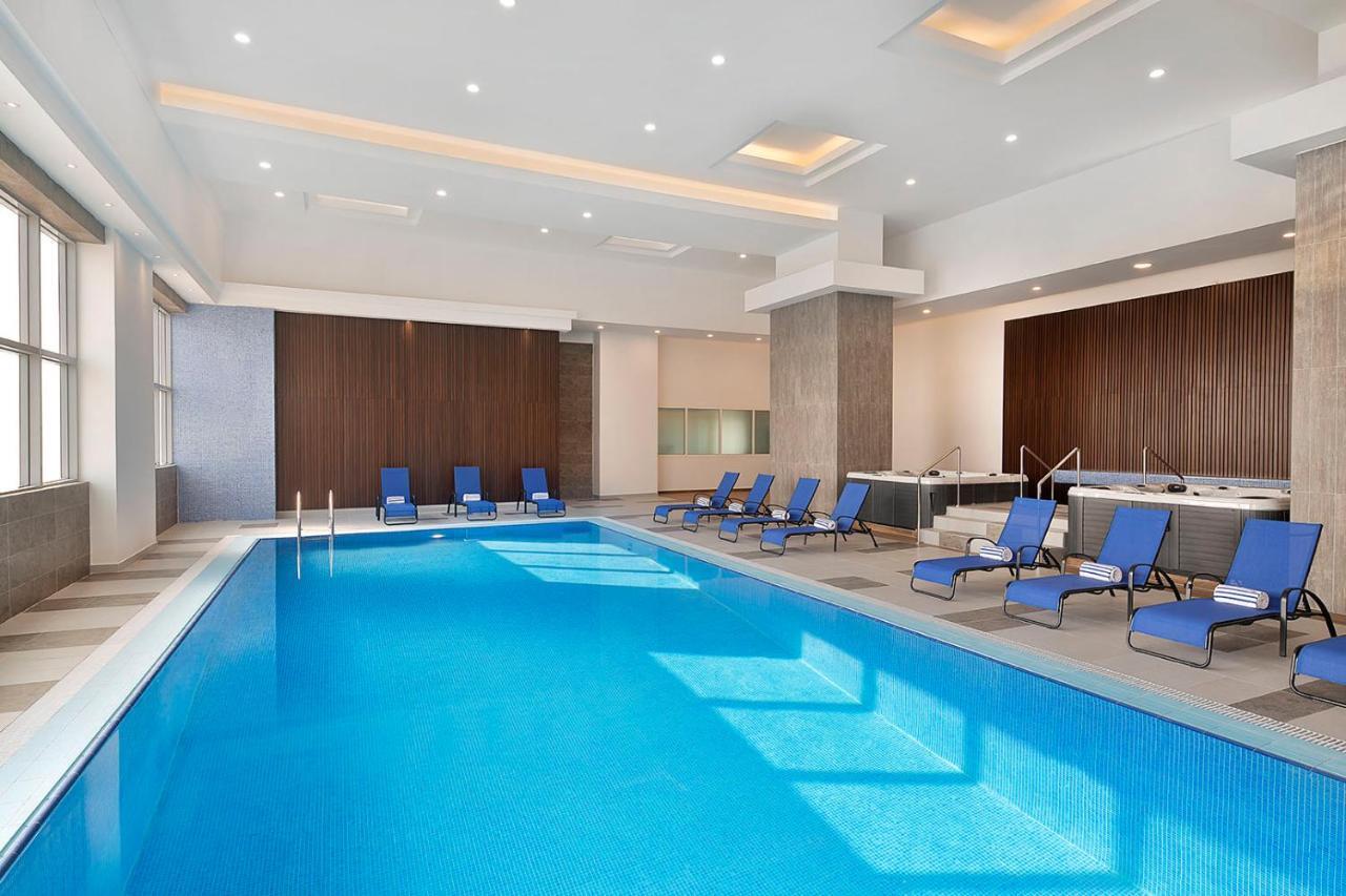 Отель Voco Al Khobar By Ihg Экстерьер фото Indoor pool