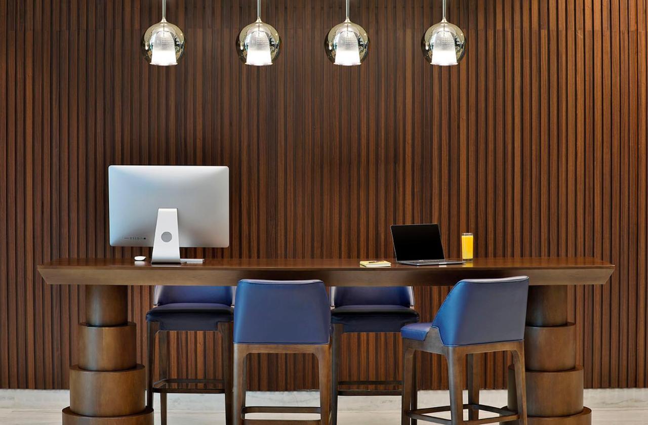 Отель Voco Al Khobar By Ihg Экстерьер фото Business Center