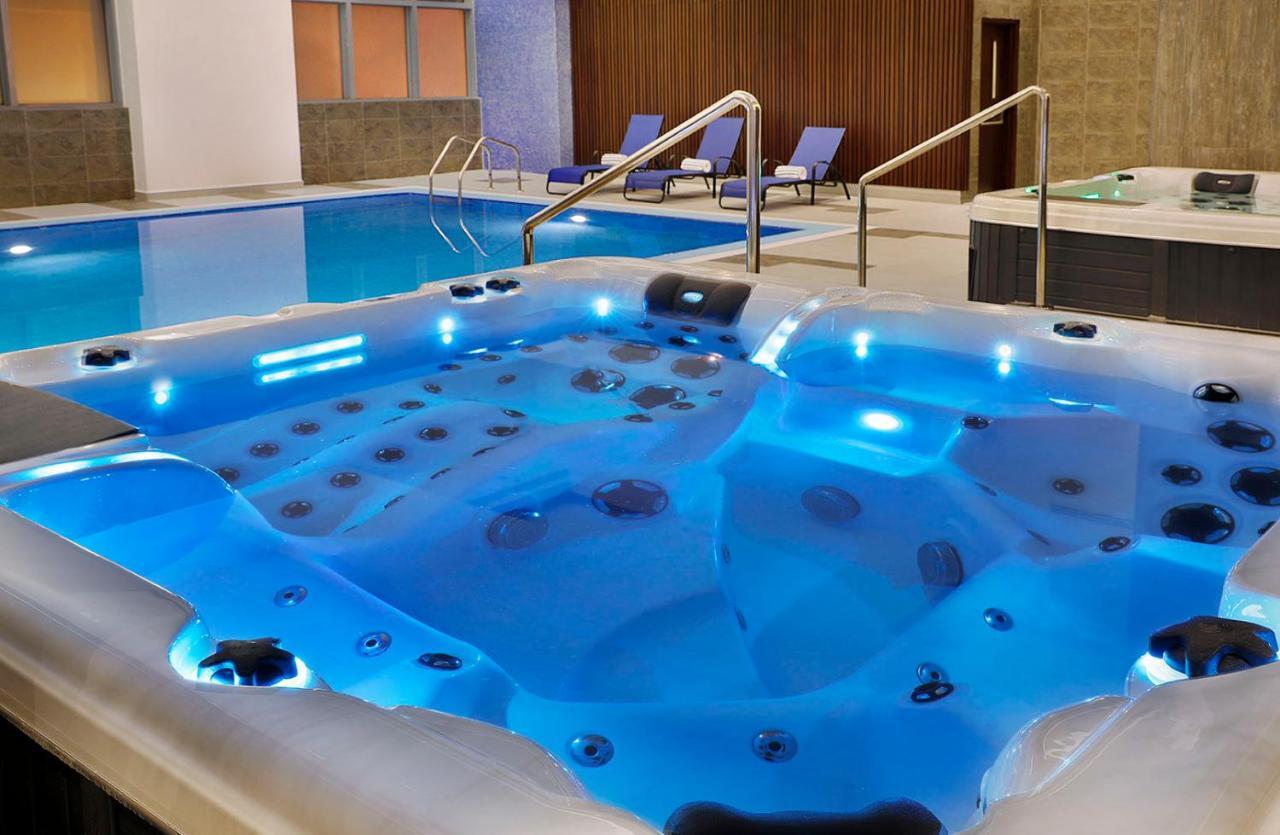 Отель Voco Al Khobar By Ihg Экстерьер фото A whirlpool