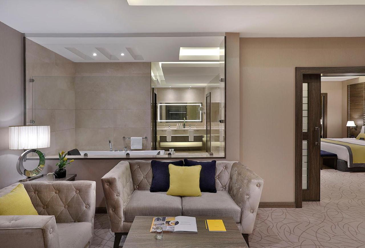 Отель Voco Al Khobar By Ihg Экстерьер фото Suite