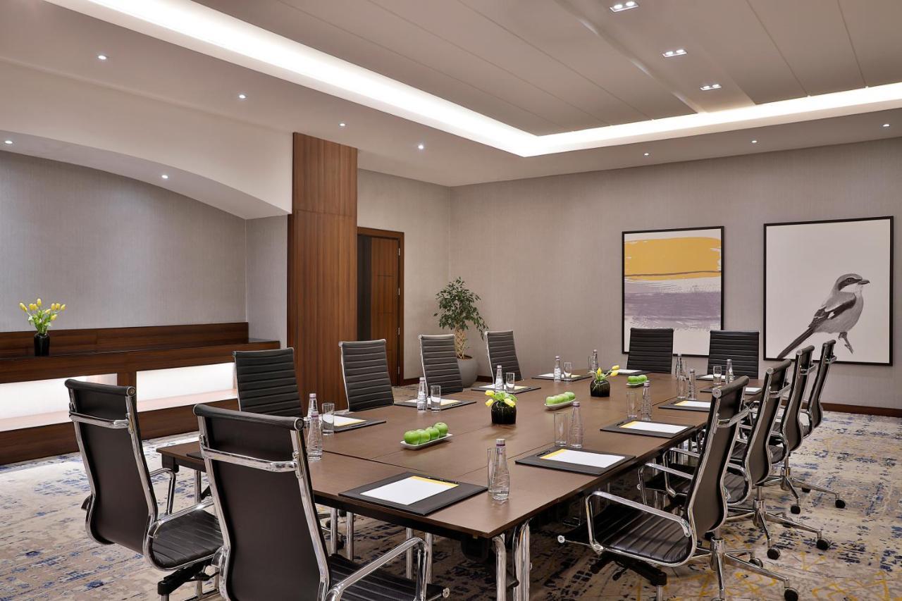 Отель Voco Al Khobar By Ihg Экстерьер фото Meeting room
