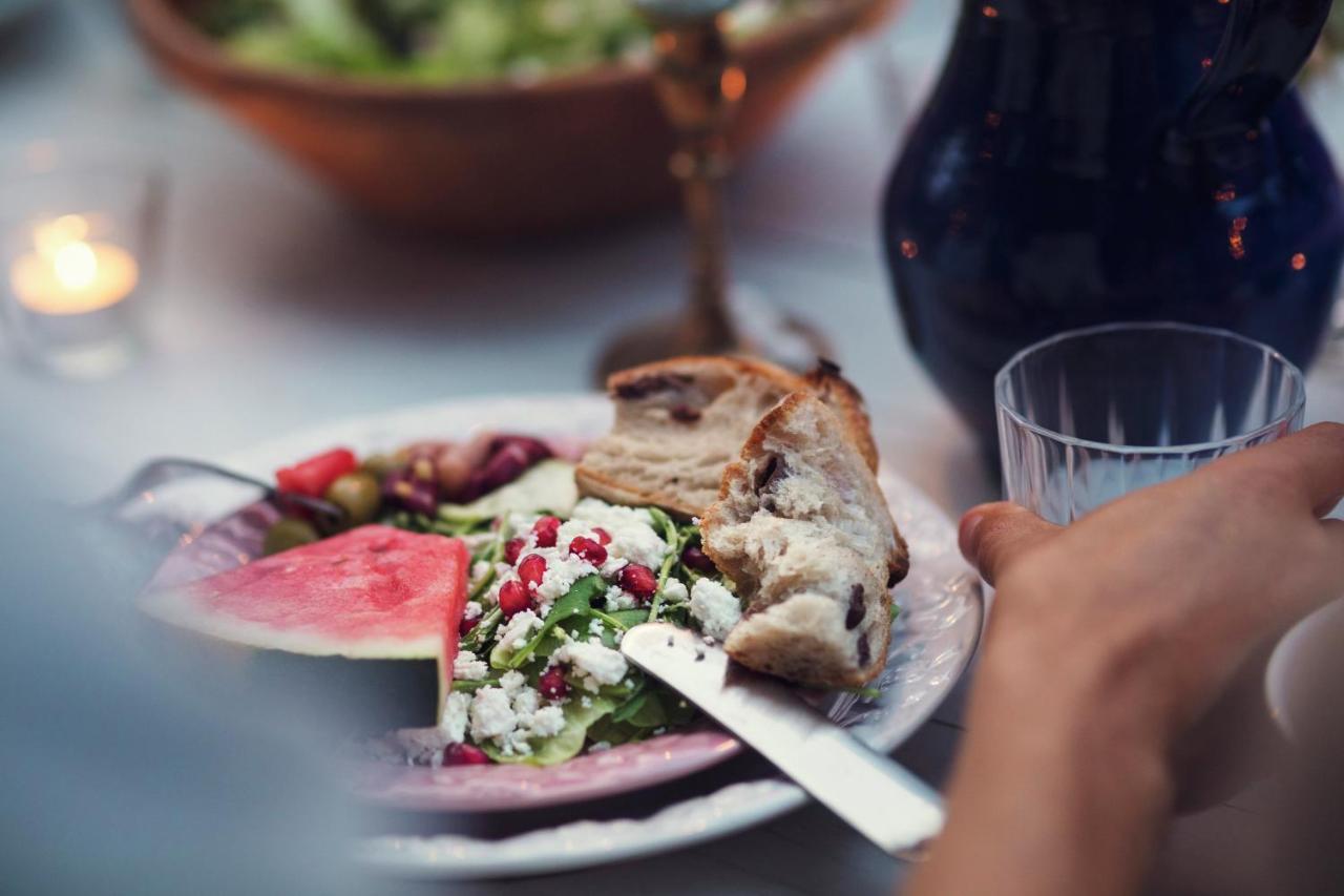 Отель Voco Al Khobar By Ihg Экстерьер фото A Greek salad
